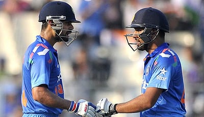 போட்டிப் போட்டுக்கொண்டு இரட்டைச் சதங்கள் எடுக்கும் ரோஹித் சர்மா & விராட் கோலி!