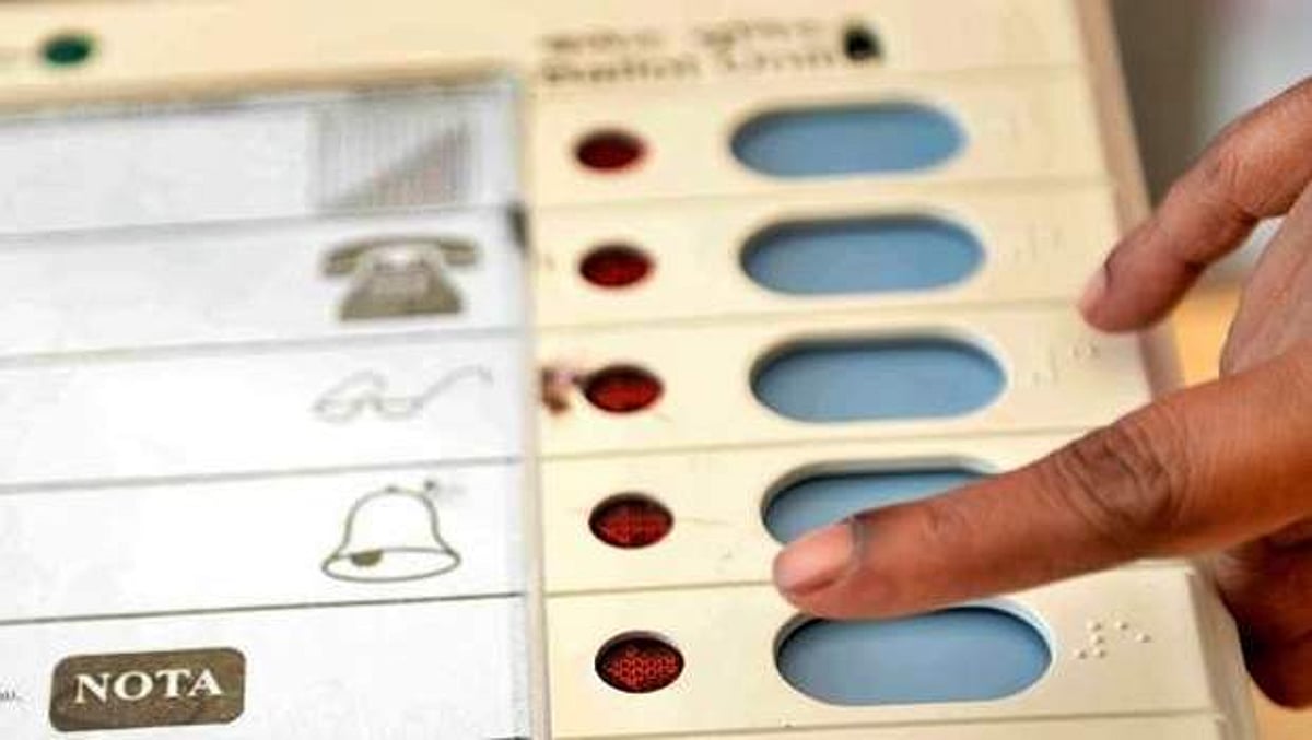 குஜராத்தில் 6 மையங்களுக்கு நாளை மறுவாக்குப்பதிவு