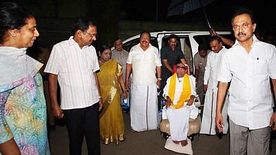 அண்ணா அறிவாலயத்தில் கருணாநிதி