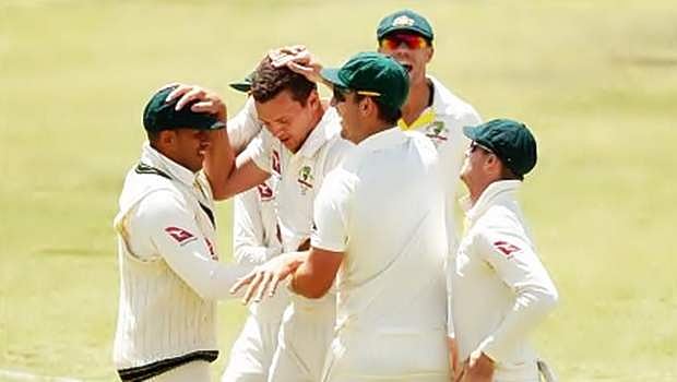 127 ரன்கள் பின்தங்கிய இங்கிலாந்து: ஆஷஸ் தொடரைக் கைப்பற்றும் முனைப்பில் ஆஸ்திரேலியா