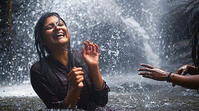 அன்பின் தீவிரவாதி இந்த 'அருவி'! திரைப்பட விமரிசனம்