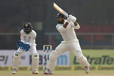 தில்லி டெஸ்டில் முதல் நாளிலேயே இந்தியா ஆதிக்கம்! விஜய் மீண்டும் சதம்!