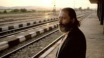 இரண்டு விதமான மனிதர்கள்! க்ளோரி திரைப்பட விமரிசனம்