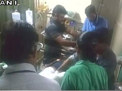 கேரளாவில் ஆர்எஸ்எஸ் தொண்டர் மீது மர்மநபர்கள் தாக்குதல்: ஆபத்தான நிலையில் மருத்துவமனையில் அனுமதி