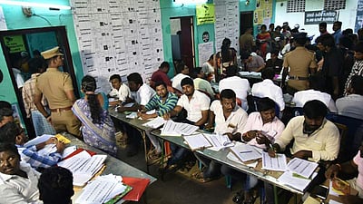 ஆர்.கே.நகரில் விறு விறு வாக்கு பதிவு