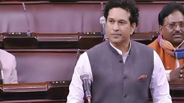 காங்கிரஸ் அமளியால் சச்சின் டெண்டுல்கரின் 'கன்னிப் பேச்சு' க்ளீன் போல்ட்!