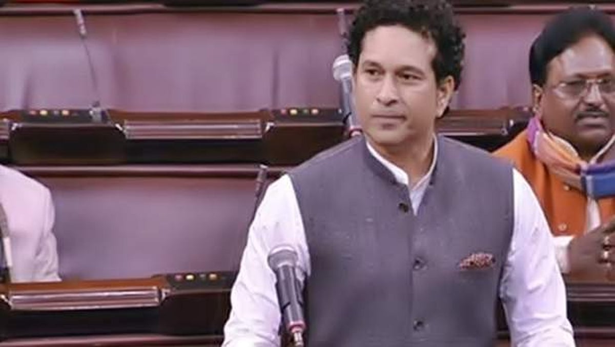 காங்கிரஸ் அமளியால் சச்சின் டெண்டுல்கரின் 'கன்னிப் பேச்சு' க்ளீன் போல்ட்!