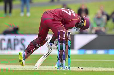 4,0,2,1,1: முதல் ஐந்து பேட்ஸ்மேன்களின் ஸ்கோர்! மே.இ. அணி மீண்டும் தோல்வி!