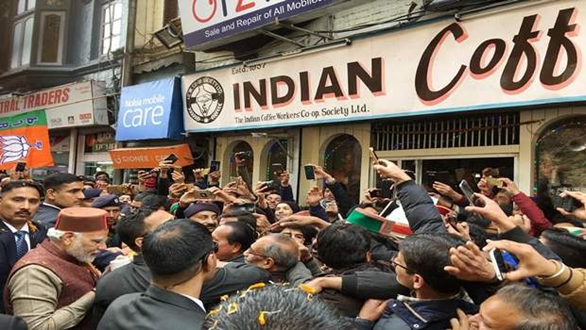 பிரபல இந்தியன் காஃபி ஹவுஸில் நினைவலைகளை அசைபோட்ட பிரதமர்