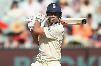 குக் இரட்டைச் சதம்: இங்கிலாந்து 164 ரன்கள் முன்னிலை!