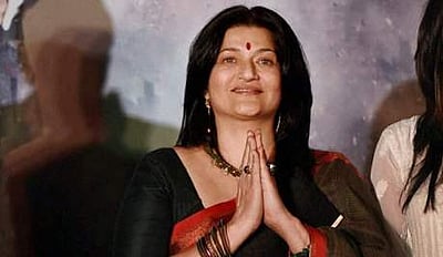 வீட்டை இழந்து தவிக்கும் கமலின் முன்னாள் மனைவி: உதவ முன்வந்த பாலிவுட் நடிகர்! 