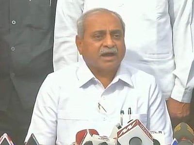 மோதலில் ஈடுபட்ட குஜராத் துணை முதல்வர் நிதின் பட்டேலுக்கு மீண்டும் நிதித்துறை