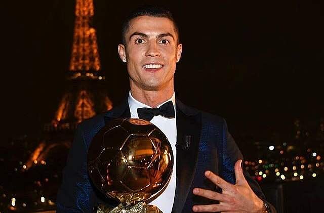 உலகின் சிறந்த கால்பந்து வீரர் - கிறிஸ்டியானோ ரொனால்டோ
