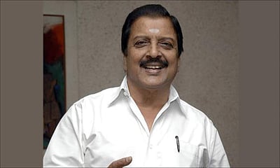 பைத்தியம் பிடித்தது போல் ஐயப்பன் கோவிலுக்குச் செல்கிறார்கள்: பெண்கள் மீது நடிகர்  சிவகுமார் தாக்கு  