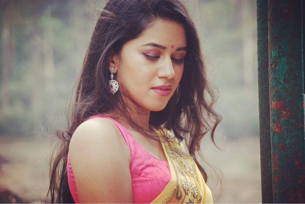 கதாநாயகி ஆனார் 'டப்ஸ்மேஷ்' மிருணாளினி: தயக்கம் உடைந்தது எப்படி?