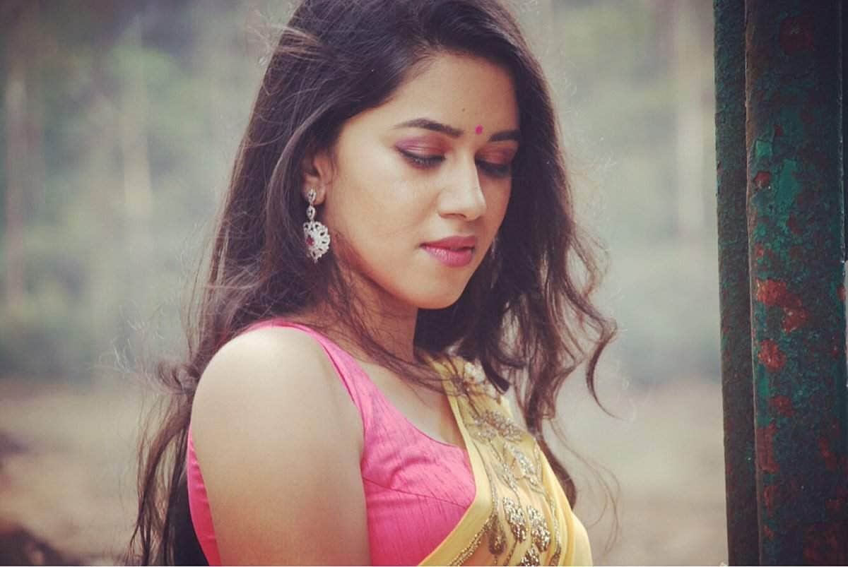 கதாநாயகி ஆனார் 'டப்ஸ்மேஷ்' மிருணாளினி: தயக்கம் உடைந்தது எப்படி?