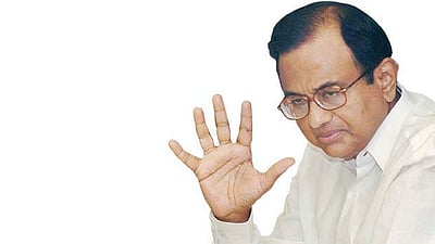 ப.சிதம்பரம், கார்த்தி சிதம்பரம் வீடுகளில் சிபிஐ அதிரடி சோதனைக்கு காரணம் என்ன?