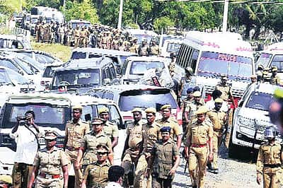 கூவத்தூரில் அதிமுக எம்.எல்.ஏக்களிடம் போலீசார் விசாரணை: அதிரடிப்படை குவிப்பு!