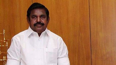 ஜெயலலிதா நினைவிடத்தில் முதல்வர் பழனிசாமி மலர் அஞ்சலி !