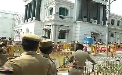 சட்டசபையில் நம்பிக்கை வாக்கெடுப்பு தாமதம் ஏன்?