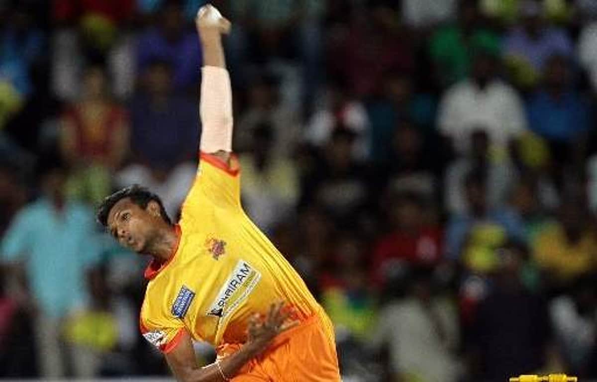 ஐபிஎல் ஏலம்: தமிழக வீரர் நடராஜன் ரூ. 3 கோடிக்குத் தேர்வு!