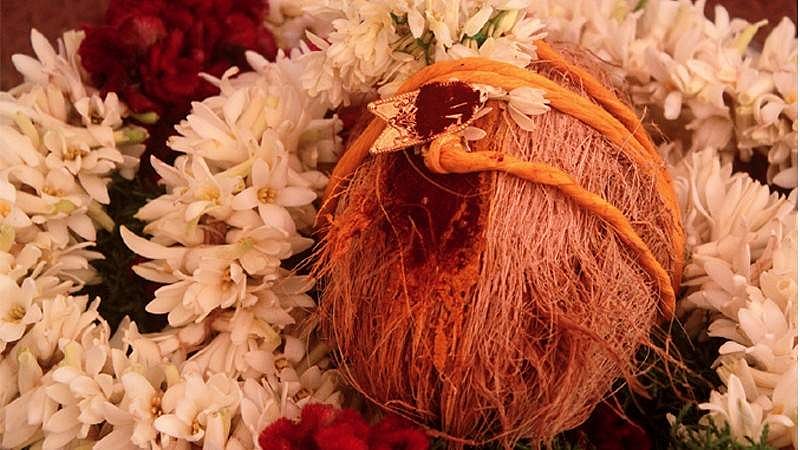 தாலி கட்டுவதெல்லாம் இடையில் திணிக்கப்பட்ட வழக்கம், வேத காலத்து இந்துத் திருமணங்களில் தாலி இல்லை!