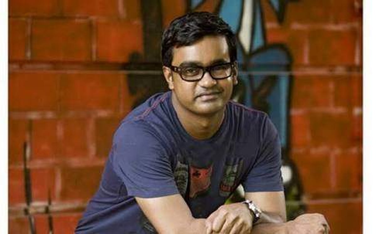 கடவுளிருக்கான் குமாரு: ட்விட்டரில் தத்துவ மழை பொழியும் இயக்குநர் செல்வராகவன்!