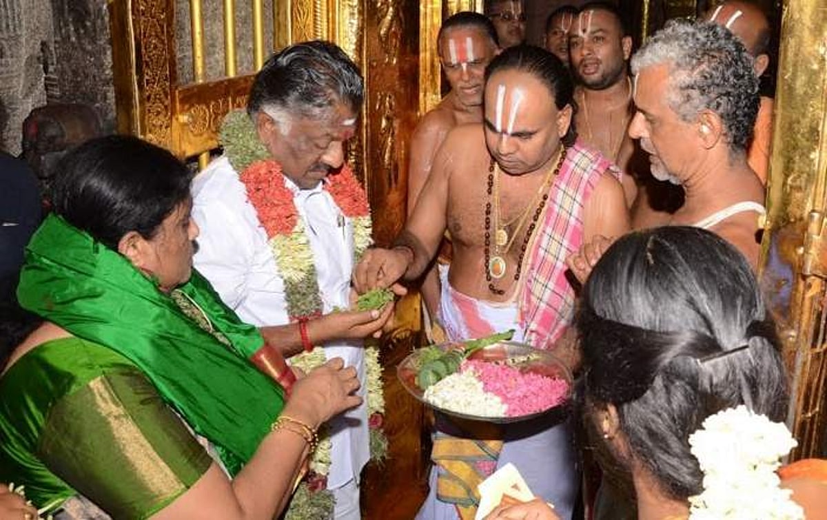 ஸ்ரீவில்லிபுத்தூர் ஆண்டாள் கோயிலில் ஓ. பன்னீர்செல்வம் சுவாமி தரிசனம்