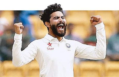 டெஸ்ட் தரவரிசை: பந்துவீச்சாளர் பட்டியலில் ஜடேஜா முதலிடம்: பேட்ஸ்மேன் வரிசையில் புஜாரா 2-ஆவது இடம்