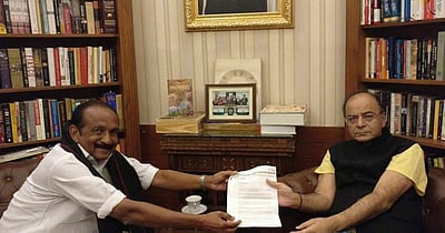 மத்திய நிதி அமைச்சர் அருண் ஜேட்லியுடன் வைகோ சந்திப்பு: தமிழக விவசாயிகளின் கோரிக்கையை முன்வைத்தார்