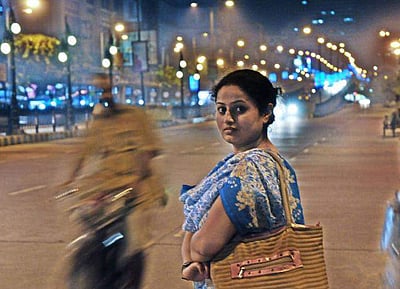 தகவல் தொழில்நுட்பத் துறை பெண்களுக்கு இனி வேண்டாம் நைட் ஷிப்ட்!: கர்நாடக சட்டசபைக் குழு பரிந்துரை 