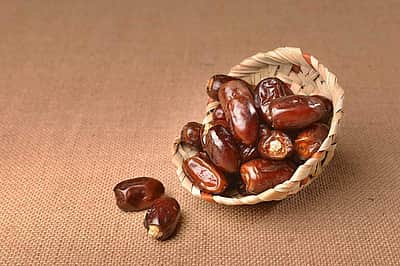பேரீச்சம்பழங்கள் - பெண்களுக்கும், நம் கண்களுக்கும்! 