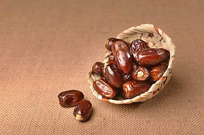 பேரீச்சம்பழங்கள் - பெண்களுக்கும், நம் கண்களுக்கும்! 