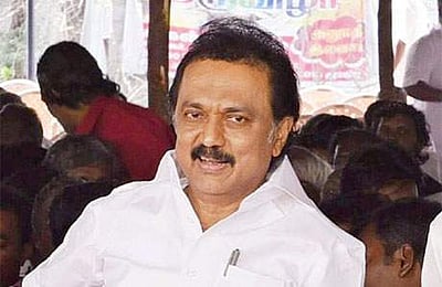 இந்தியாவின் ஒற்றுமையை ஹிந்தியால் சீர்குலைக்க வேண்டாம்