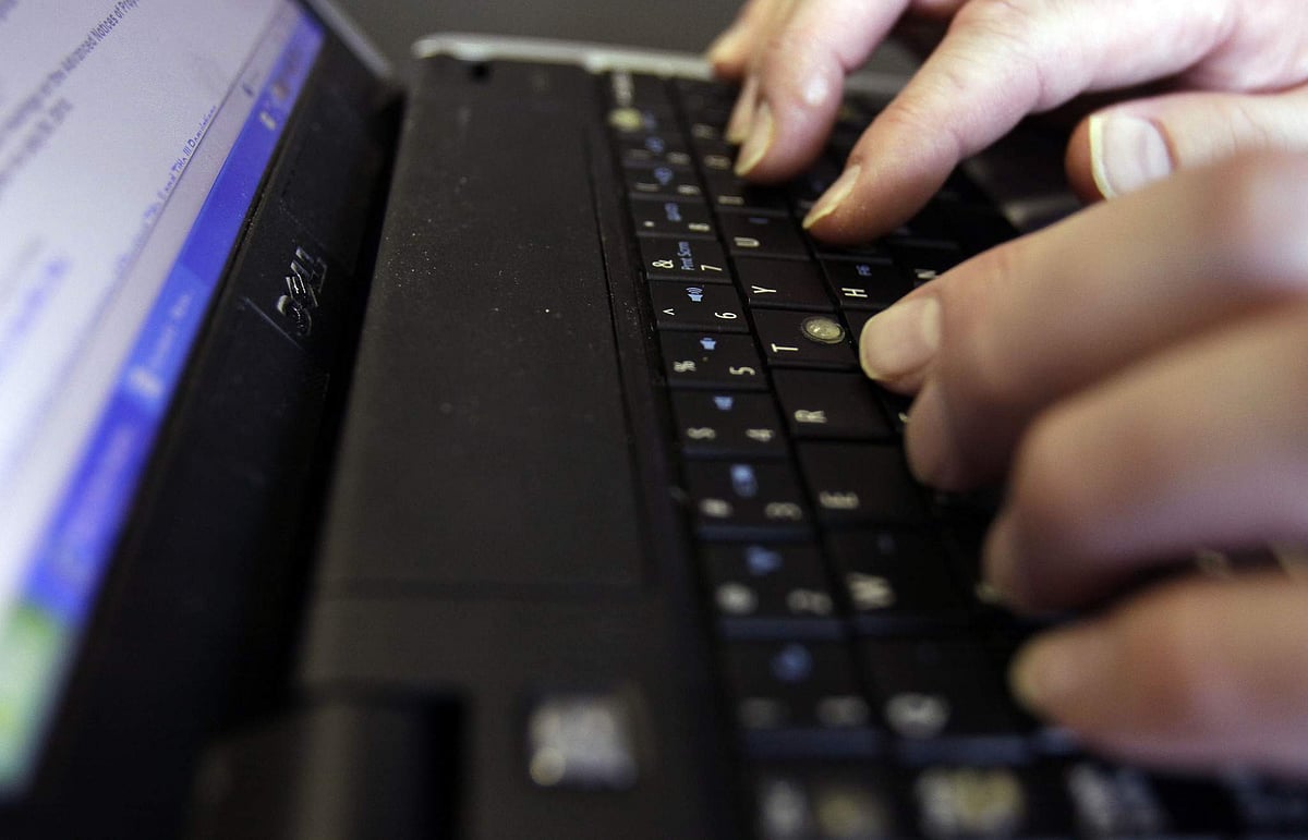 கல்வி நிலையங்களில் பாலியல் குற்றங்கள்: புகார் செய்ய தனி இணையதளம் உருவாக்கும் மஹராஷ்டிரா  அரசு!