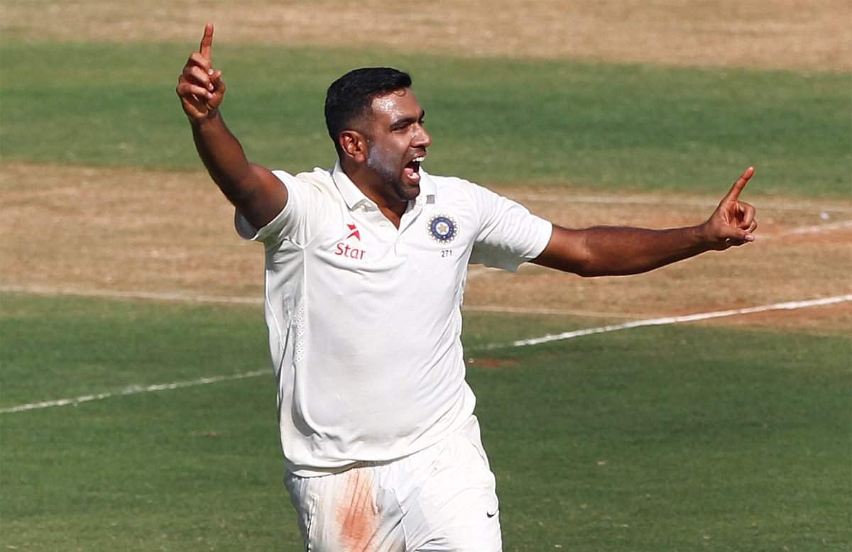 டெஸ்ட்: வெற்றியை நெருங்கும் இந்தியா! ஆஸி. அணி தடுமாற்றம்!