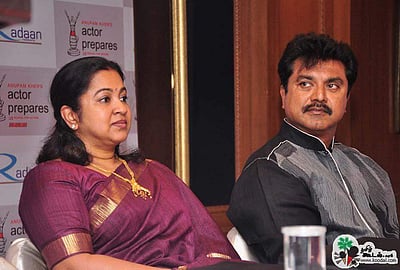 நடிகர் சரத்குமார், மனைவி ராதிகா இருவரும் வருமான வரித்துறை அலுவலகத்தில் ஆஜர்! 