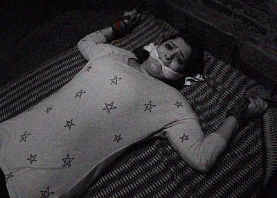 நடிகை வரலட்சுமி கடத்தப்பட்டாரா? புகைப்படம் உருவாக்கிய பரபரப்பு!