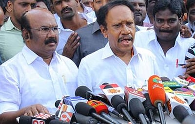 ஆளுநர் வித்யாசாகர் ராவுடன் தம்பிதுரை, ஜெயக்குமார் சந்திப்பு