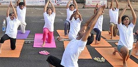 10 நாட்களில் எளிய யோகா பயிற்சிகளை கற்றுக் கொள்ள ஆசையா?