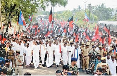 தமிழகம் முழுவதும் கடையடைப்பு: ஸ்டாலின் உள்பட 61 ஆயிரம் பேர் கைது