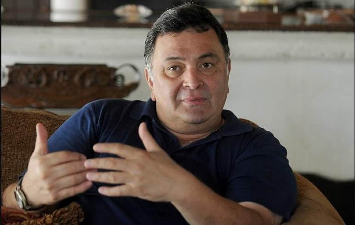 வினோத் கன்னா இறுதிச்சடங்குக்கு வராத இளம் நடிகர்கள் மீது ரிஷி கபூர் சாடல்!