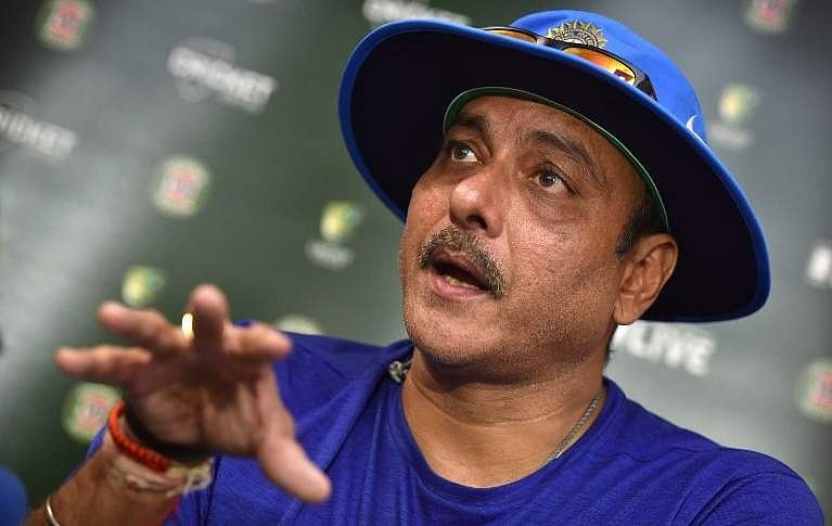 கிரிக்கெட் வீரர்களின் சம்பள உயர்வு: ரவி சாஸ்திரி அதிருப்தி!