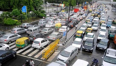 மாட்டியும் விடலாம்; மாட்டிக்காமலும் தப்பிக்கலாம்: சாலை விதிகள் சொல்வது என்ன?