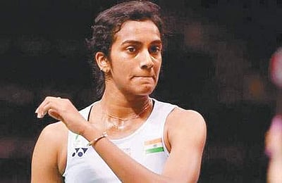 மலேசிய ஓபன் பாட்மிண்டன்: சிந்து, சாய்னா அதிர்ச்சித் தோல்வி