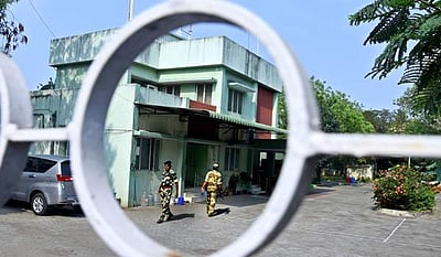 விஜயபாஸ்கர் வீட்டில் ஐடி ரெய்டு