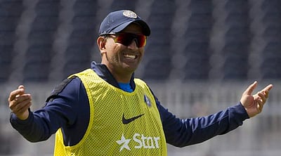 ஐபிஎல்: நடத்தை விதிமுறையை மீறிய தோனிக்கு எச்சரிக்கை!