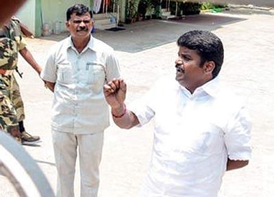 அமைச்சர் விஜயபாஸ்கர் வீட்டில் 22 மணி நேர வருமானவரி சோதனை நிறைவு: சோதனையில் எதுவும் சிக்கவில்லை என அமைச்சர் பேட்டி