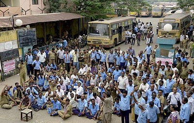 பேச்சுவார்த்தை தோல்வியால் திட்டமிட்டபடி 15-ஆம் தேதி வேலைநிறுத்தம் : போக்குவரத்து தொழிற்சங்கங்கள் உறுதி!