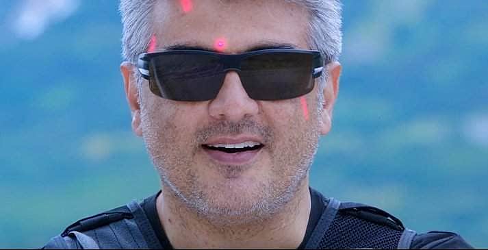 நள்ளிரவில் வெளியான 'விவேகம்’ டீசர்! அஜித் ரசிகர்கள் உற்சாகம்!